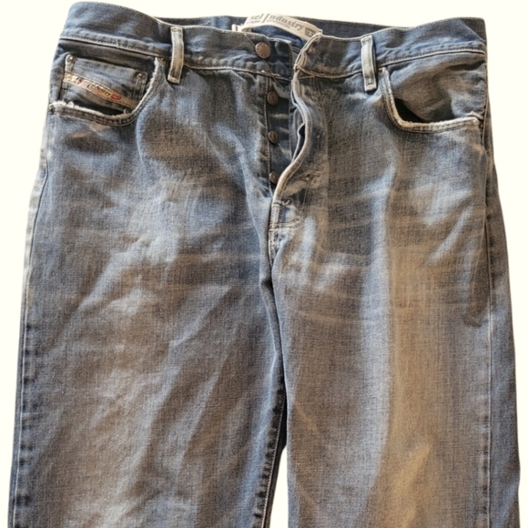 VINTAGE DIESEL BUTTON-FLY GARAGE WASH JEANS - Picture 1 of 14